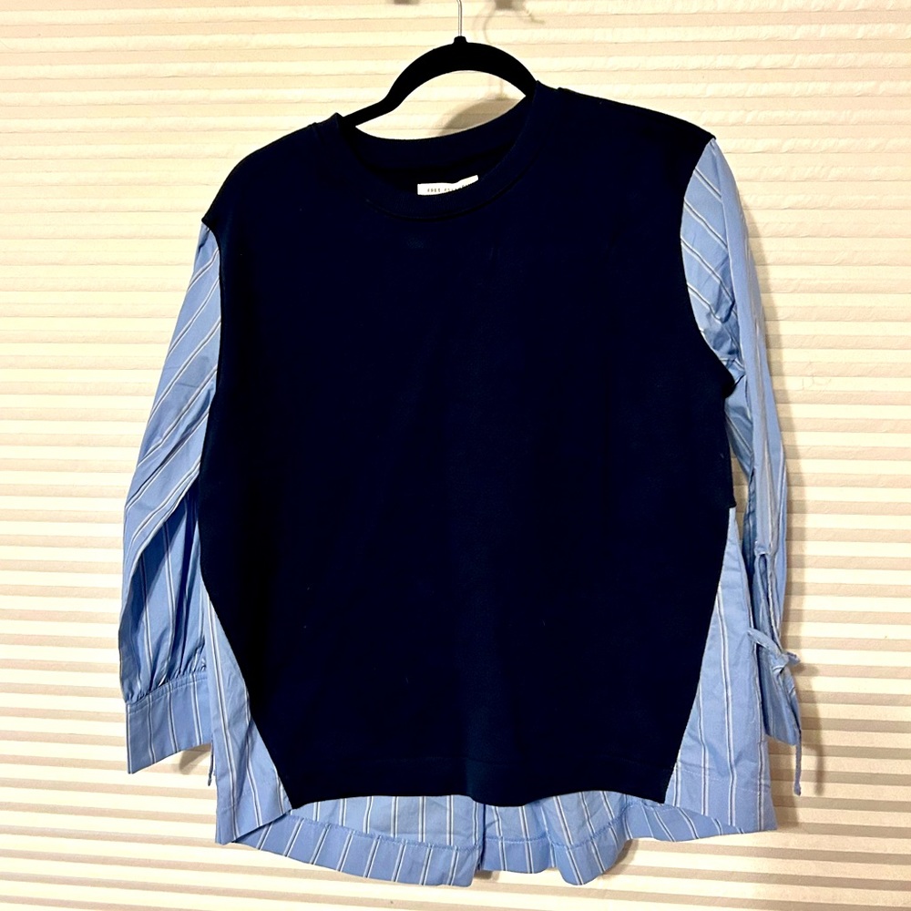NWT Blue Multi media long sleeve top medium